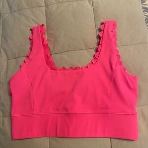 IVL SPORTS BRA
Pink Scalloped Edge Crop 
Size 8